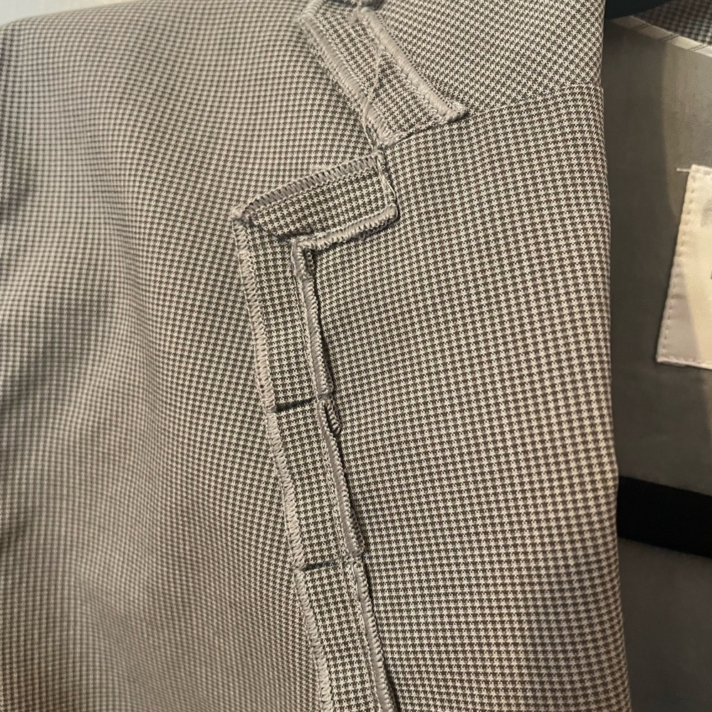 SALE! Banana Republic women’s blazer, grey, fitted, cotton. Size 2. - Picture 3 of 9